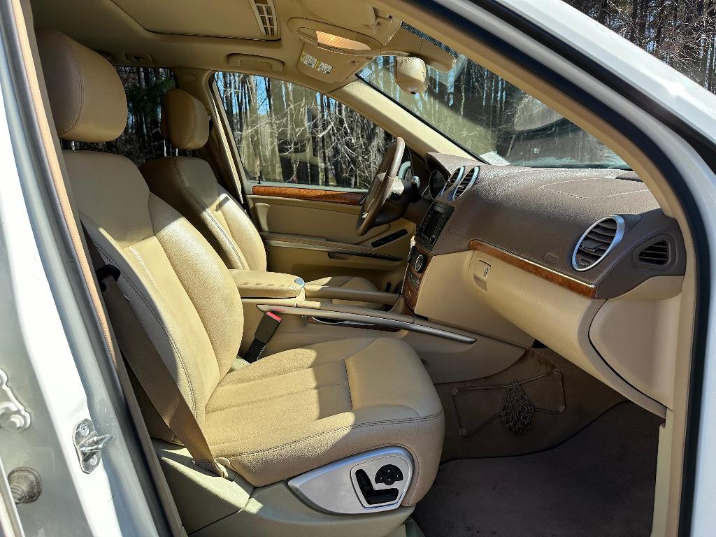 2008 Mercedes-Benz GL-Class GL320 photo
